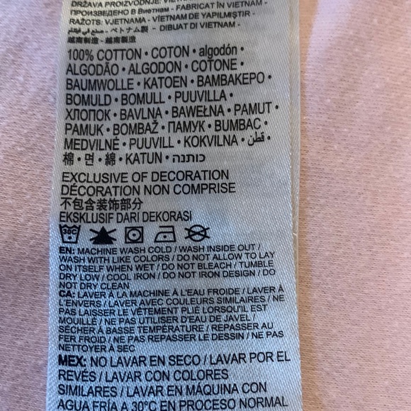 🏷️ 3 for $10 
long sleeve onesie - Picture 9 of 9